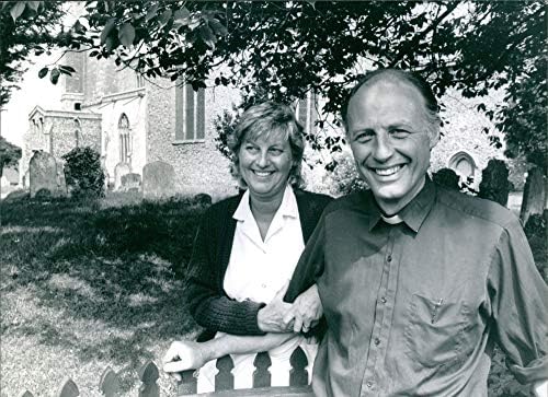 תצלום וינטג 'של הכומר מייק סטאלארד ואשתו ג'ודי