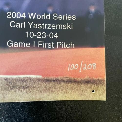 Carl Yastrzemski 2004 סדרת העולם הראשונה המגרש הראשון חתום על צילום כתוב JSA COA - תמונות MLB עם חתימה